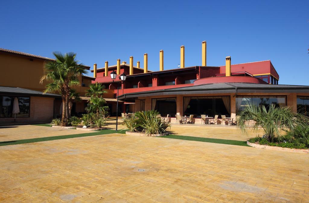 Hotel Chateau Vinasoro Alcazar de San Juan Exterior photo