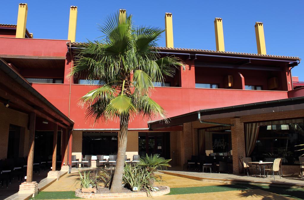 Hotel Chateau Vinasoro Alcazar de San Juan Exterior photo